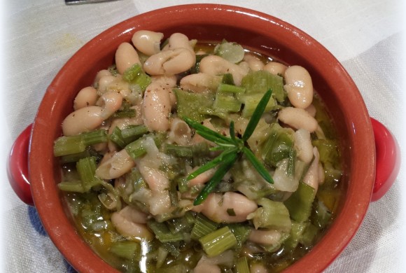 FASUOLI CU L’ACCIA (FAGIOLI CON IL SEDANO)