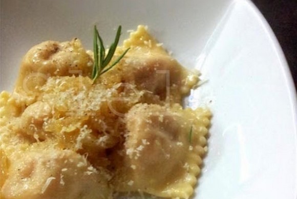 AGNOLOTTI DI TRIPPA DI MONCALIERI CON CIPOLLA PIATLINA DI ANDEZENO AL MIELE DELLE VALLATE ALPINE TORINESI