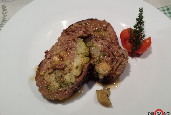 POLPETTONE FARCITO CON BROCCOLETTI E PROVOLA