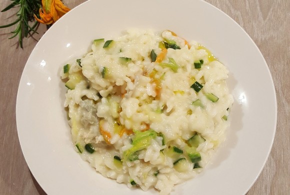 RISOTTO CON ZUCCHINE, FIORI DI ZUCCHINA E GORGONZOLA