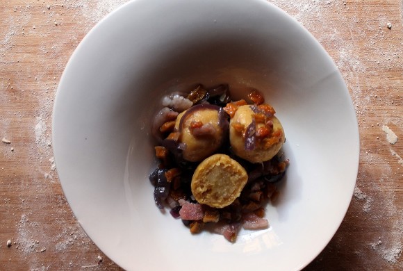 GNOCCHI DI CECI RIPIENI IN FESTA DI ZUCCA E CIPOLLA