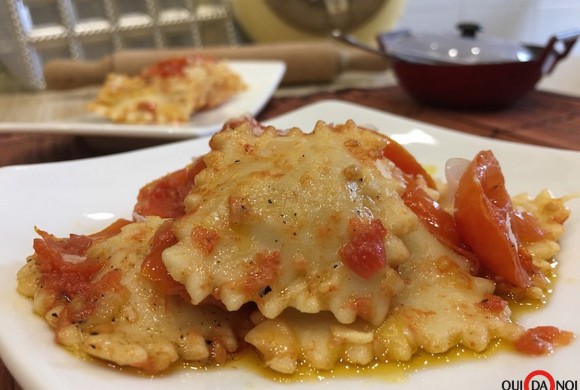 RAVIOLI RIPIENI DI CASCIOTTA D’URBINO E CONIGLIO AL POMODORO