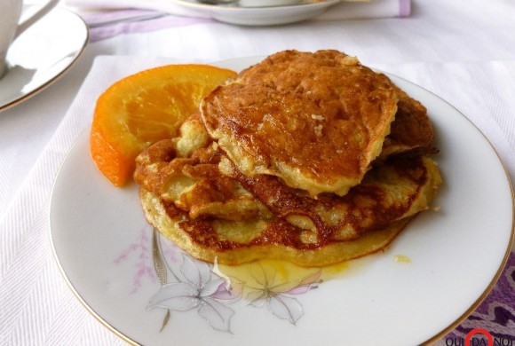 PANCAKE ALLE MANDORLE CON SCIROPPO D’ARANCIA