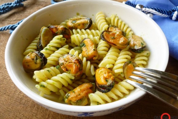 FUSILLI CON LE COZZE IN BIANCO