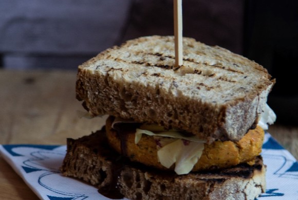 Burger di lupini alla mediterranea