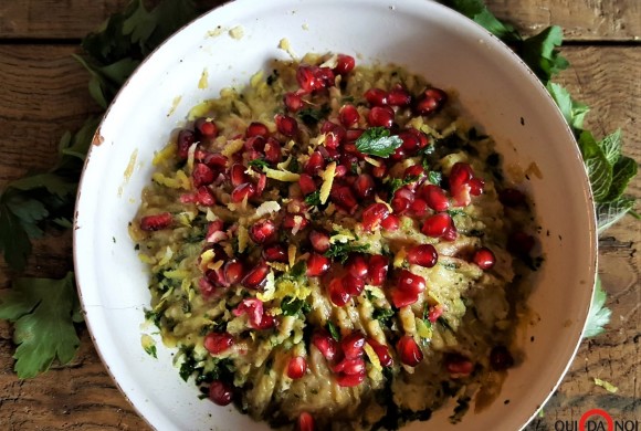 Insalata di melanzane, aglio e melagrana (di Yotam Ottolenghi)