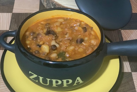 Zuppa mista di legumi