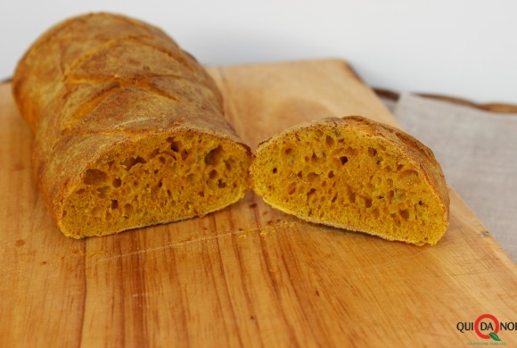 Pane alla curcuma e finocchietto