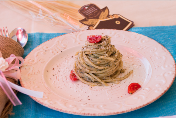 Spaghetti quadrati con pesto di salvia