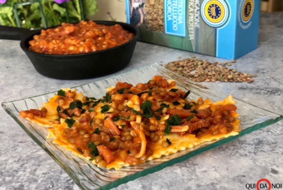 Lasagnette con lenticchie di Castelluccio di Norcia e speck