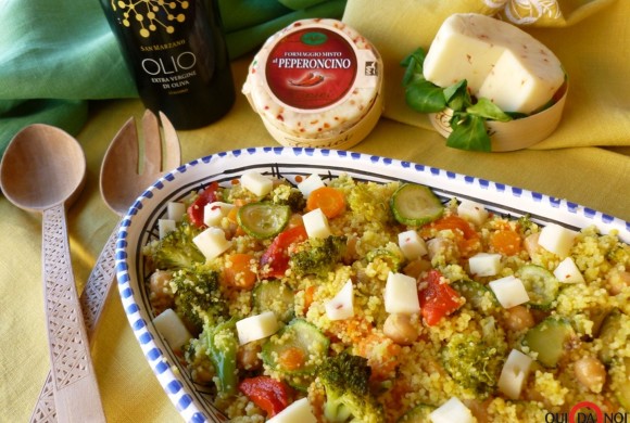 Insalata di Cuscus con verdure, ceci e Formaggio al peperoncino