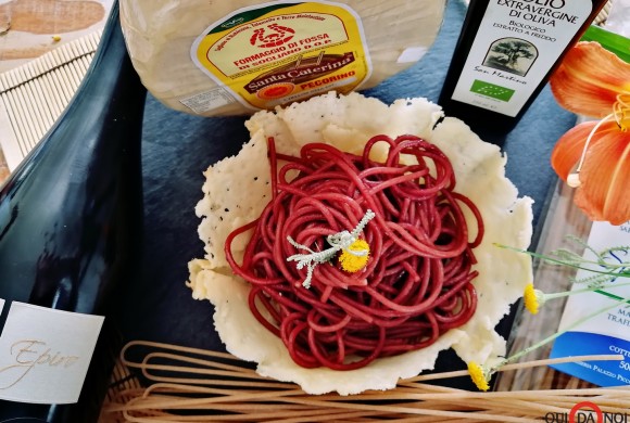 Spaghetti ubriachi in cestini di Pecorino di fossa di Sogliano