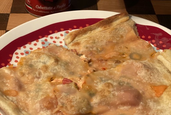 Focaccia pizzata al formaggio